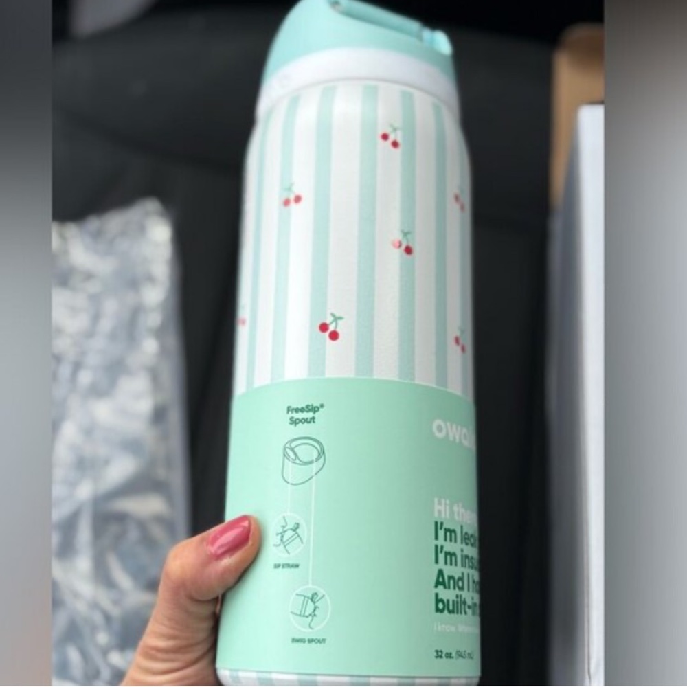 Owala- 32 oz Freesip  pillow talk cherry striped  water bottle cold cup arctic - Picture 6 of 6